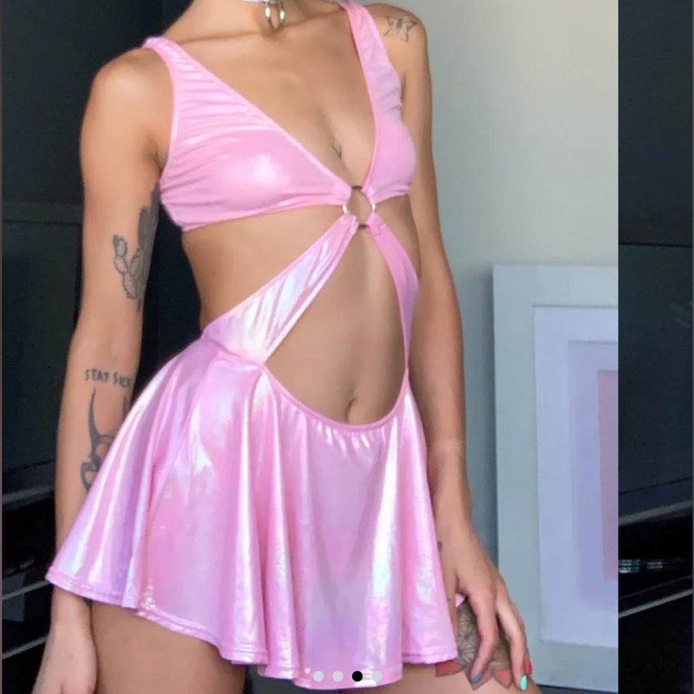 ‼️NWT‼️Rare‼️Dolls Kill X Sugar Thrillz Pink Metallic Two-Piece Set Large